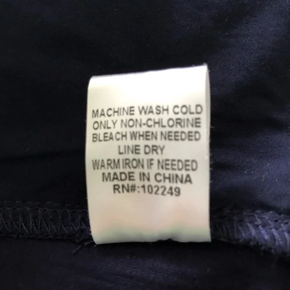 Skies Are Blue Nutria Embroidery Detail Navy Blue Top Size M - Picture 10 of 10